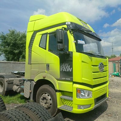 ZZ4257N3247E1H 1000L 연료 탱크 디젤 트랙터 트럭 J6p420HP 첨단 기술