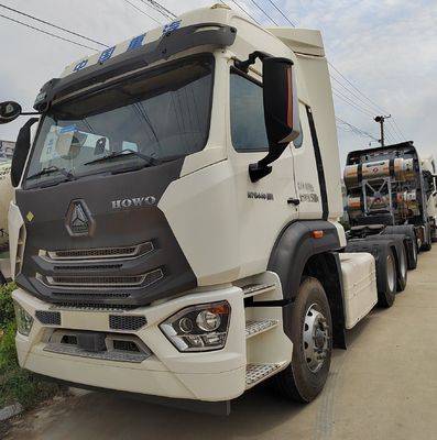 중고 Sinotruck HOWO 6X4 중량 CNG 트럭 당신의 운송 솔루션