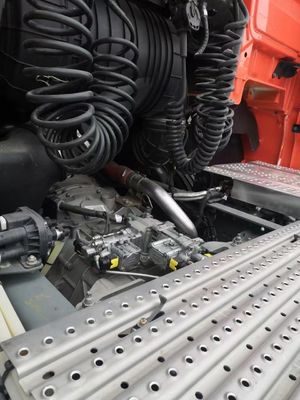 480HP CNG 반류차 류트럭 모델 Zz4257n3247e1h 운전자 좌석 공기 서펜션 좌석