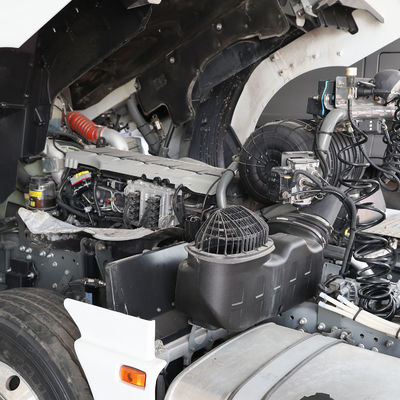 6개월 후판매 서비스 480HP CNG 트랙터 1000L 연료 탱크와 공기 서스펜션 좌석