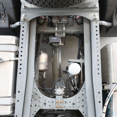 6개월 후판매 서비스 480HP CNG 트랙터 1000L 연료 탱크와 공기 서스펜션 좌석