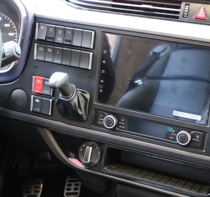 높은 토크로 사용 된 FAW J6V CNG 375/420HP 트랙터 트럭 머리가 여러 개의 전진으로