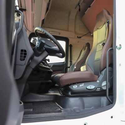 FAW Jiefang 6X4 J6p 370-550HP 트레일러 트랙터 헤드 트럭 배송 비용 및 배송 시간