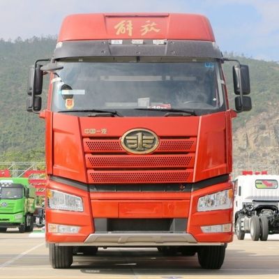남아프리카 공화국에서 사용 된 Sinotruk HOWO 450HP 6X4 트레일러 헤드 트랙터 트럭