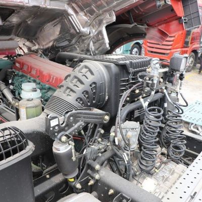 남아프리카 공화국에서 사용 된 Sinotruk HOWO 450HP 6X4 트레일러 헤드 트랙터 트럭