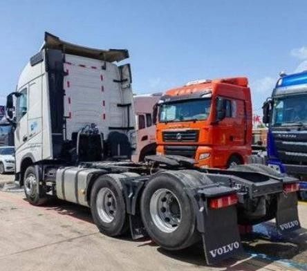 볼보 프라임 s 중고용 트랙터 460 HP 6X2r 하이드로릭 스티어링으로 업그레이드