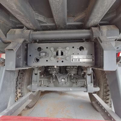 시노트럭 차시에 탑재된 동력 지원 Shacman 6X4 쓰레기 트럭