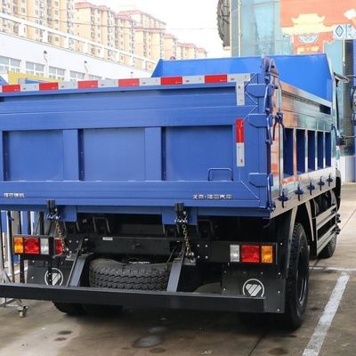 엔진 용량 4-6L 160마력 Sinotruk 차시 콩고용 리모델링된 광산 트럭