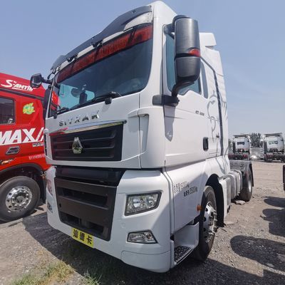 맞춤형 요청 중량 HOWO H7 400HP 6.8x2.5x3.8m와 함께 견인 트럭