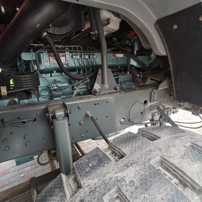 시노트럭 차시 6X4 덤프 트럭 타이어와 수압 스티어링 351-450hp