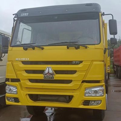 사용 된 Sinotruk HOWO 6X4 50t 용량의 무거운 채굴 장비 트럭 수요가 높습니다.