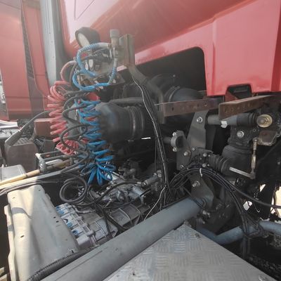 30t 로딩 용량 수동 변속기 유형 중량 Sinotruk 차시 틱터 트럭