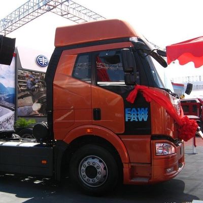 6X4 디젤 트랙터 460HP 수동 기어 트럭 강력하고 내구성 있는 유로 3 FAW Jh6p