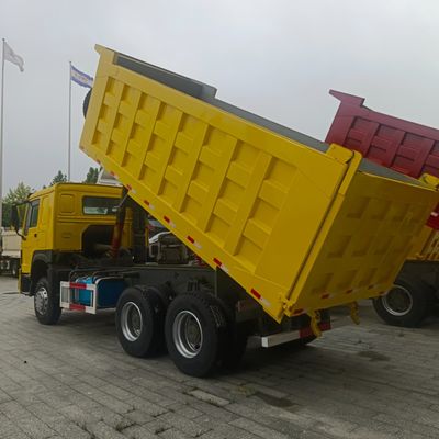 6×4 드라이브 휠 탄소 스틸 화물 상자 타이어 및 시노트럭 차시와 함께 사용 된 덤프 트럭