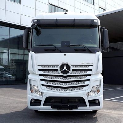 메르세데스 아크트로스 중형 트럭 510HP 6X4 트랙터 모델 2651 LS 튜브리스 타이어 디자인