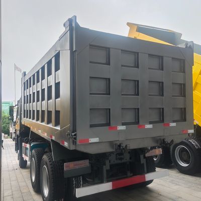 HOWO 트럭과 Sinotruk 6*4 덤프 트럭 차시로 운송 효율을 높여라