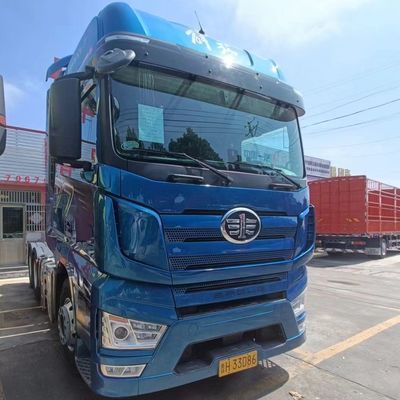 시노트럭 560HP 티퍼 트레일러 1000L 연료 탱크