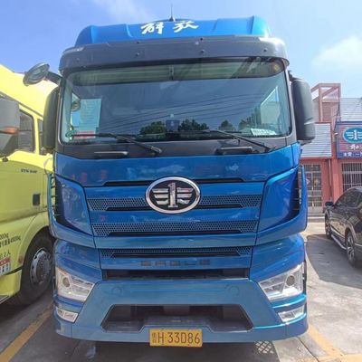 시노트럭 560HP 티퍼 트레일러 1000L 연료 탱크