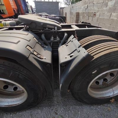 시노트럭 480HP 반 트레일러 공기 서스펜션 좌석과 8.800kg 패키지 총 무게