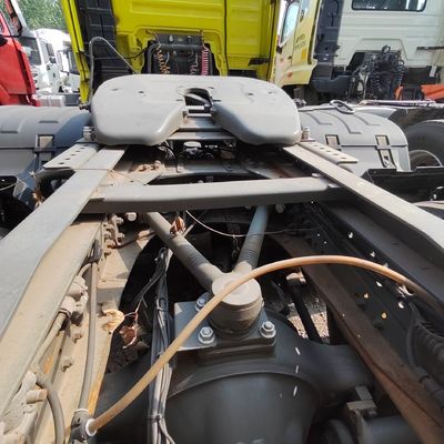 시노트럭 480HP 반 트레일러 공기 서스펜션 좌석과 8.800kg 패키지 총 무게