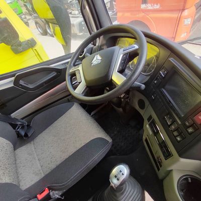 사용 된 6X4 트랙터 트럭 튜브리스 타이어 디자인과 351-450hp 호스 파워
