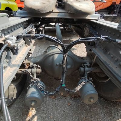 사용 된 6X4 트랙터 트럭 튜브리스 타이어 디자인과 351-450hp 호스 파워