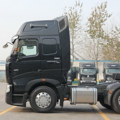 31-40t 탄소 강철 화물 상자 HOWO A7 시리즈 6X4 600L 연료 탱크와 400HP 럭