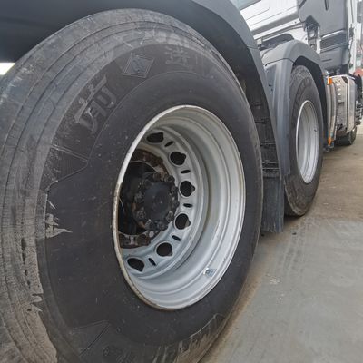 타이어 인증 ECE 시노트럭 400HP 엔진 공기 서펜션 운전자 좌석 반열차 부품