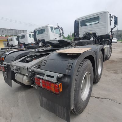 6×4 드라이브 휠 시노트럭 중용 트랙터 공기 서스펜션 좌석과 600L 연료 탱크