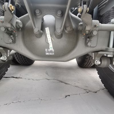 6×4 드라이브 휠 시노트럭 중용 트랙터 공기 서스펜션 좌석과 600L 연료 탱크