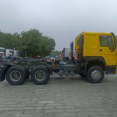 US 371 투버리스 타이어 디자인과 400L 연료 탱크와 함께 내구성 HOWO 6X4 트랙터 트럭