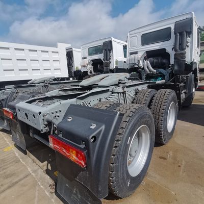 ECE 인증 371HOWO 1000L 연료 탱크와 공기 서스펜션 좌석 경제