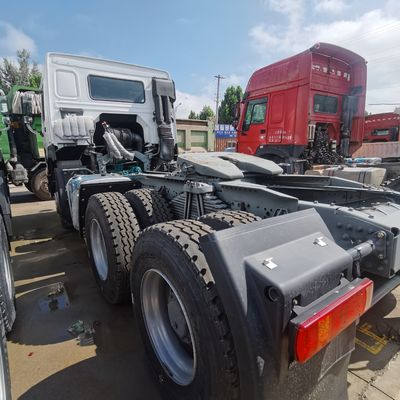 ECE 인증 371HOWO 1000L 연료 탱크와 공기 서스펜션 좌석 경제