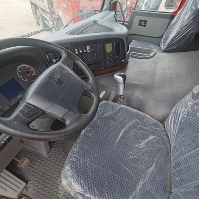 수압 스티어링 시노트럭 Hovo 6X4 LHD 및 타이어 건설과 함께 사용 된 덤프 트럭