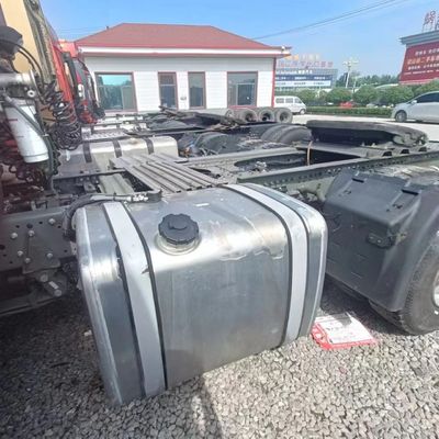 당신의 장거리 운송을 위해 사용 된 Sinotruk HOWO 6X4 트랙터 트럭