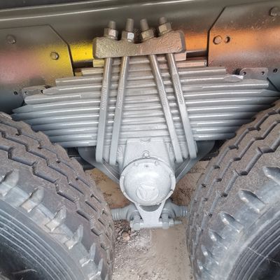31-40t 부하 용량 타이어 및 Sinotruk 차시와 함께 산업용 덤프 트럭