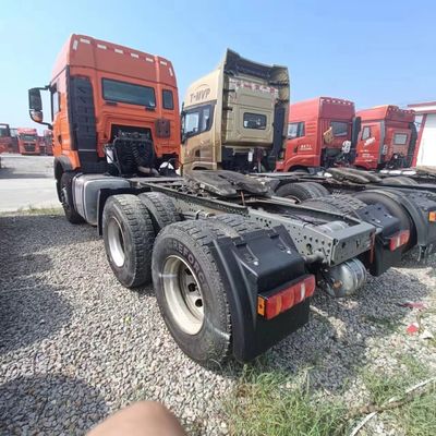사용 된 HOWO 6X4 트랙터 트럭 반 트레일러 유동