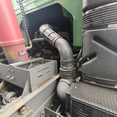 내구성 있는 시노트럭 6X4 중량 트럭