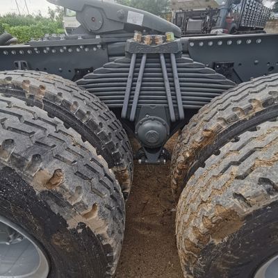 타이어 디자인 파이브리스 HOWO 공기 서스펜션 좌석과 1000L 연료 탱크와 함께 트랙터 트럭
