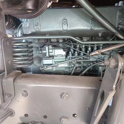 21-30t 부하 용량 371HP 타이어와 수압 스티어링 시스템 Sinotruk 덤프 트럭
