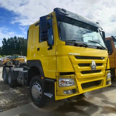 21-30t 부하 용량 371HP 타이어와 수압 스티어링 시스템 Sinotruk 덤프 트럭