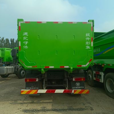 수동변속기와 1000L 연료탱크가 있는 강력한 포튼 오만 8X4 틱퍼 트럭