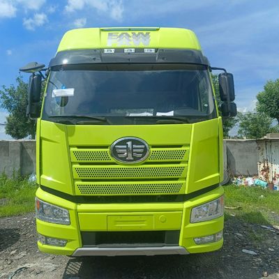 유로 5 배출량 표준과 함께 무거운 직무 휠체어 디젤 6X4 트랙터 트럭 J6p420HP