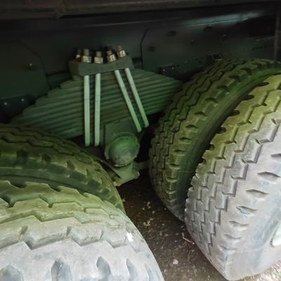 맞춤형 Sinotruk HOWO 6X4/8X4 맞춤형 디자인으로 무거운 짐 트럭
