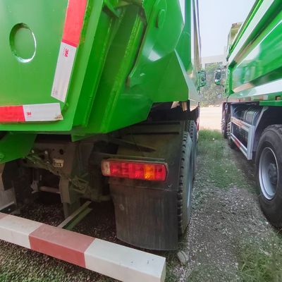 맞춤형 Sinotruk HOWO 6X4/8X4 맞춤형 디자인으로 무거운 짐 트럭