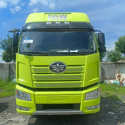 1000L 연료 탱크 유로 5 무거운 디젤 트랙터 트럭 J6p420HP 대용량 운송