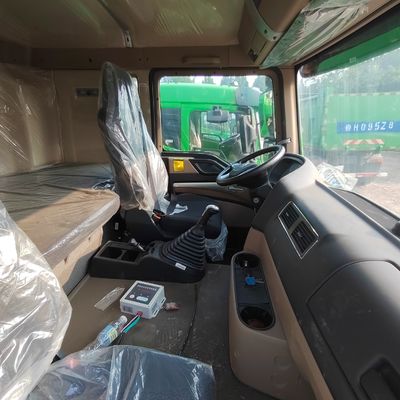 맞춤형 Sinotruk HOWO 6X4/8X4 6 개월 판매 후 서비스와 함께 중량 덤프 트럭