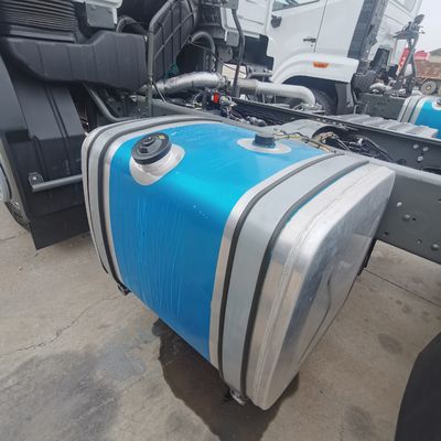 타이어 디자인 튜브리스 400HP 덤프 트럭 셰크만 차량 부품과 600L 연료 탱크