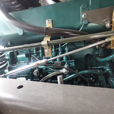 타이어 디자인 튜브리스 400HP 덤프 트럭 셰크만 차량 부품과 600L 연료 탱크