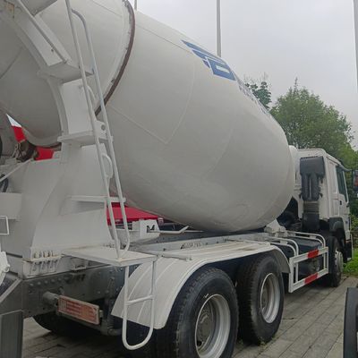 시노트룩 HOWO 콘크리트 믹서 트럭과 최대 효율을 위한 에어컨 캐빈